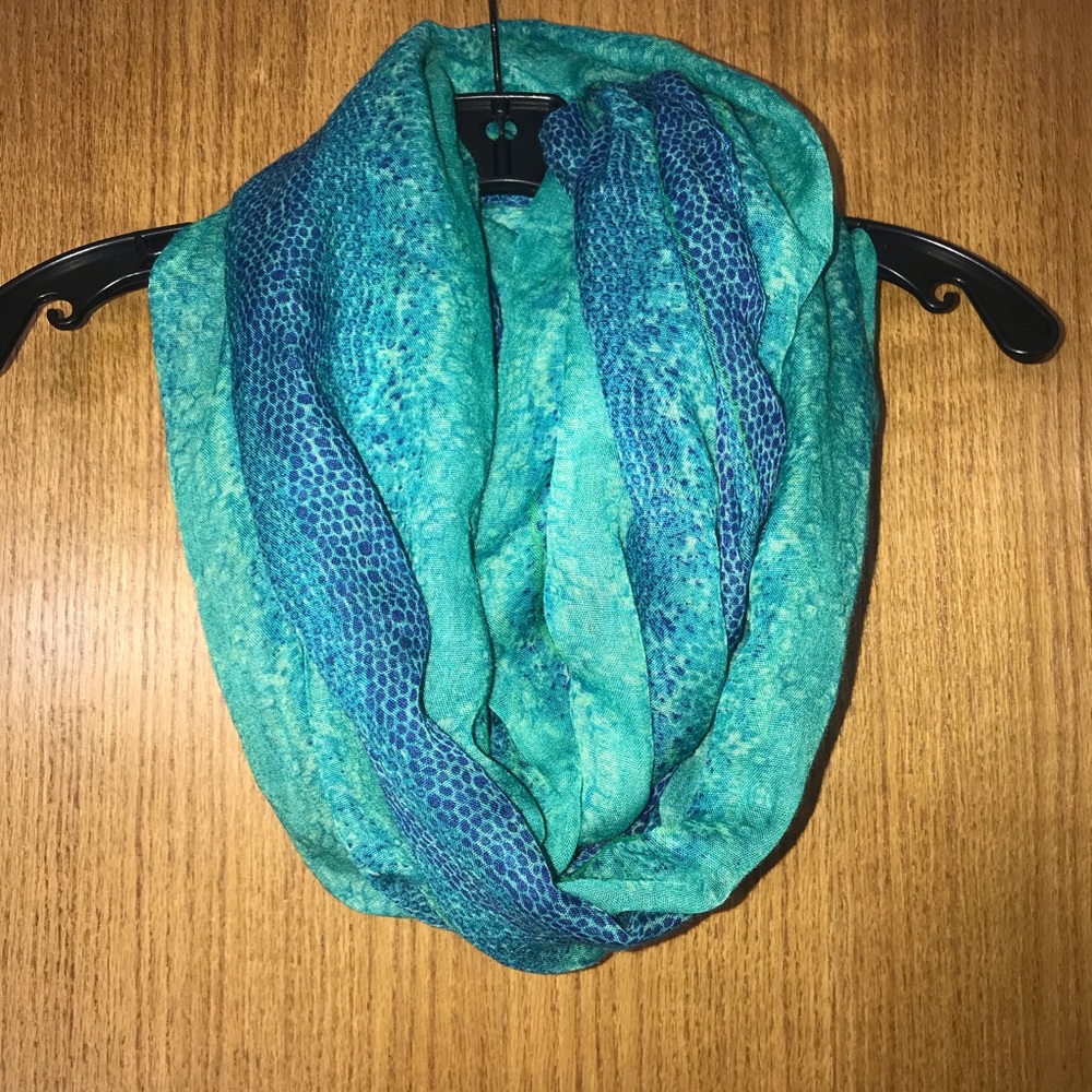 Vanity Infinity Scarf